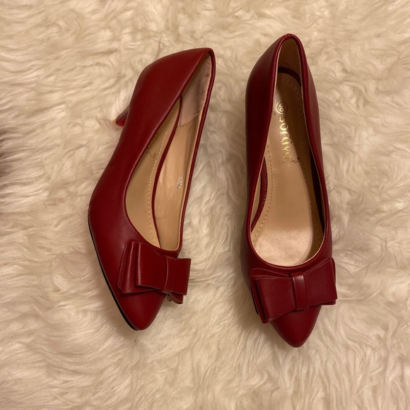 Red Short Heel Pumps👠 - Picture 4 of 8